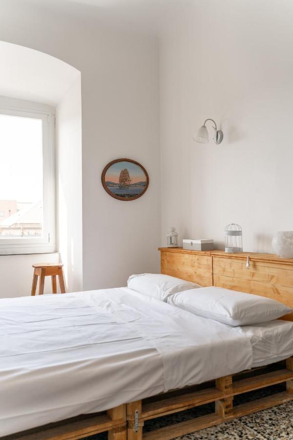 Niu Sunny Apartment Генуя Экстерьер фото